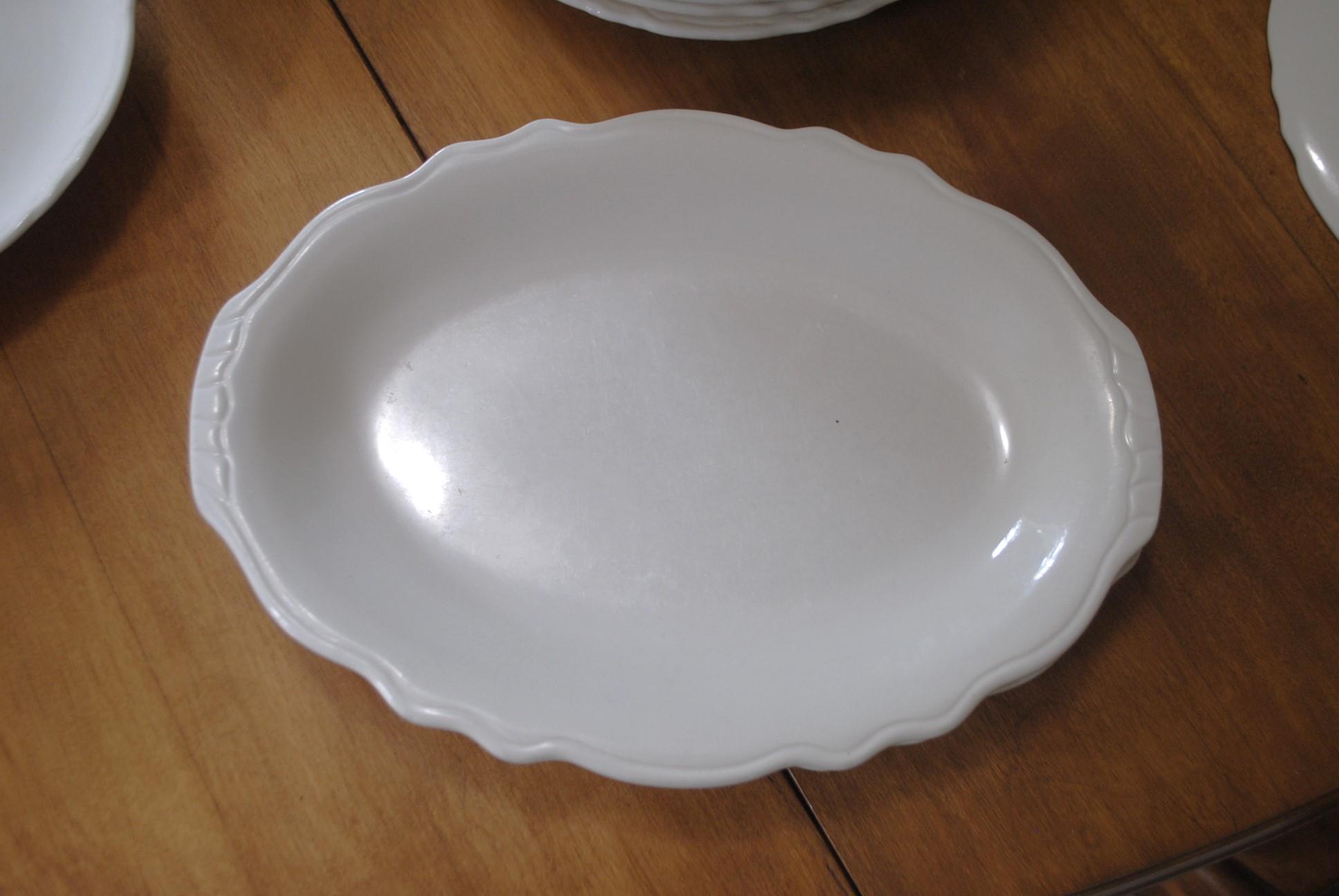 ビンテージ　キッチンウェア　ホーマーラフリン　TABLETOPS gallery Homer Laughlin K4124 - ESTATE SET - RARE- 55 Pieces of