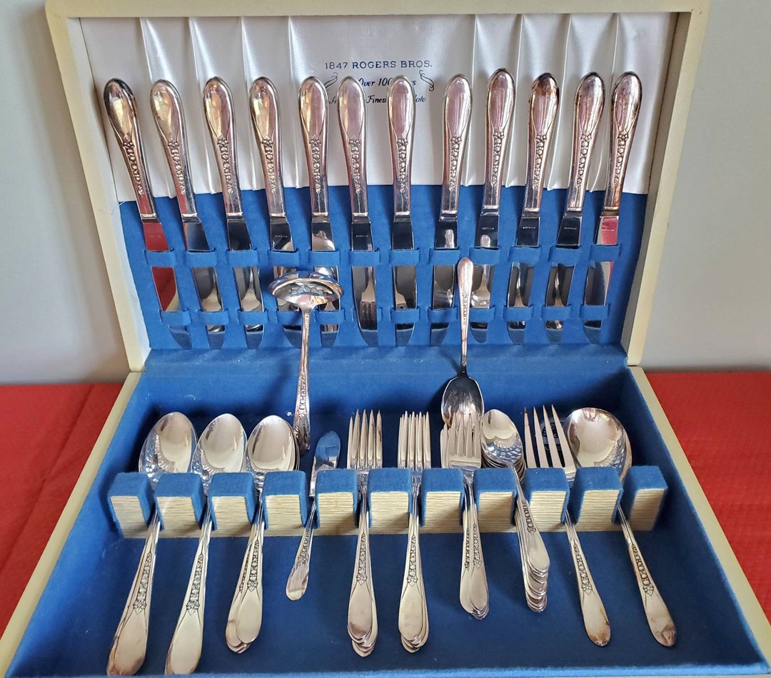 Vintage 1941 Priscilla / Lady Ann Silverplate Wm Rogers Flatware