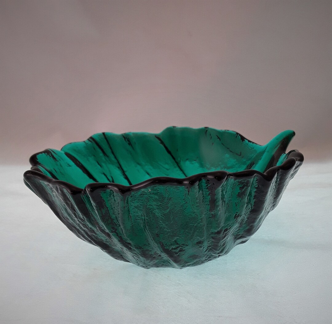 Blenko Art Glass Emerald Green 838S Small Cabbage Leaf Salad Dessert