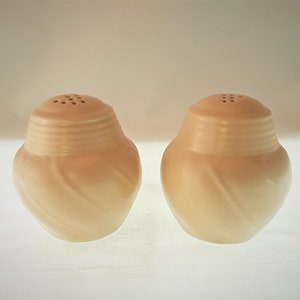 Vintage Rumrill Pottery Cameo Pink Range Size Salt and Pepper Shakers