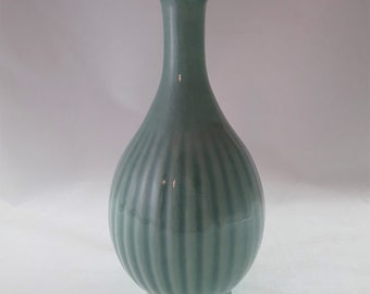 Vintage Celadon Green Sake Bottle Vase Crackle Finish Glaze Melon / Gourd Form