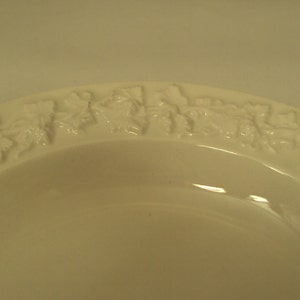 Vintage Wedgwood Queen's Ware Embossed Grapevine Ashtray Pair Cream image 2