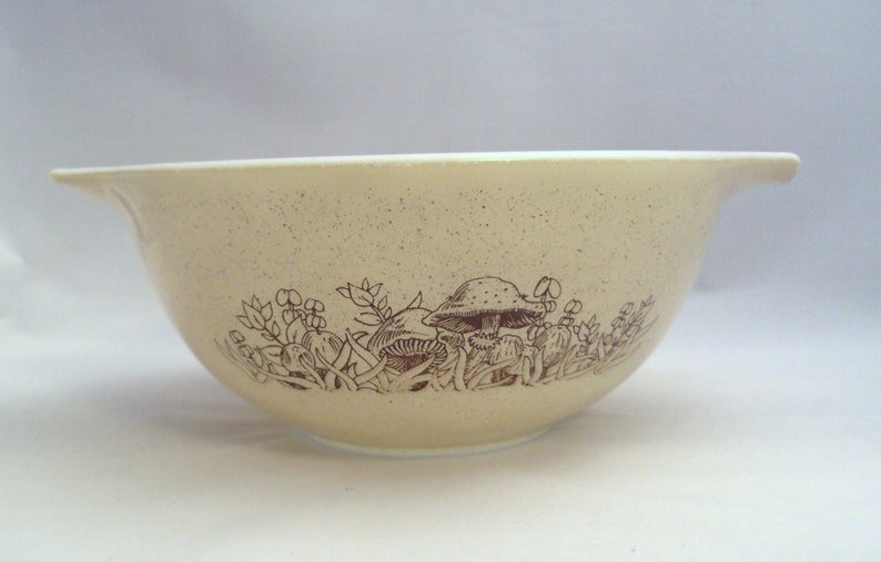 Corning Glass Pyrex Forest Fancies 442 Cinderella Mixing Bowl 1 12 Quart Mushroom