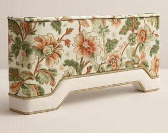 Cornijas personalizadas com bordas onduladas, elegantes e fáceis de instalar.