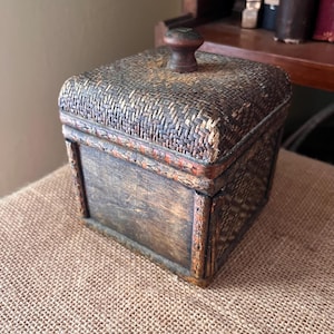 Vintage Wooden Box w/ Tightly Woven Wicker Grass Lid, Wooden Knob ~ Distressed Safari Vibes Storage Catchall Box