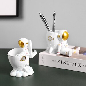 Organizador de escritorio con portalápices de astronauta, portalápices con temática espacial, bonito portalápices de astronauta, decoración de escritorio de oficina, organizador de mesa de estudio para niños
