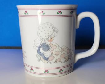 Precious Moments Enesco 1986 Ceramic Coffee Mug "Love Covers All" Hearts Vintage