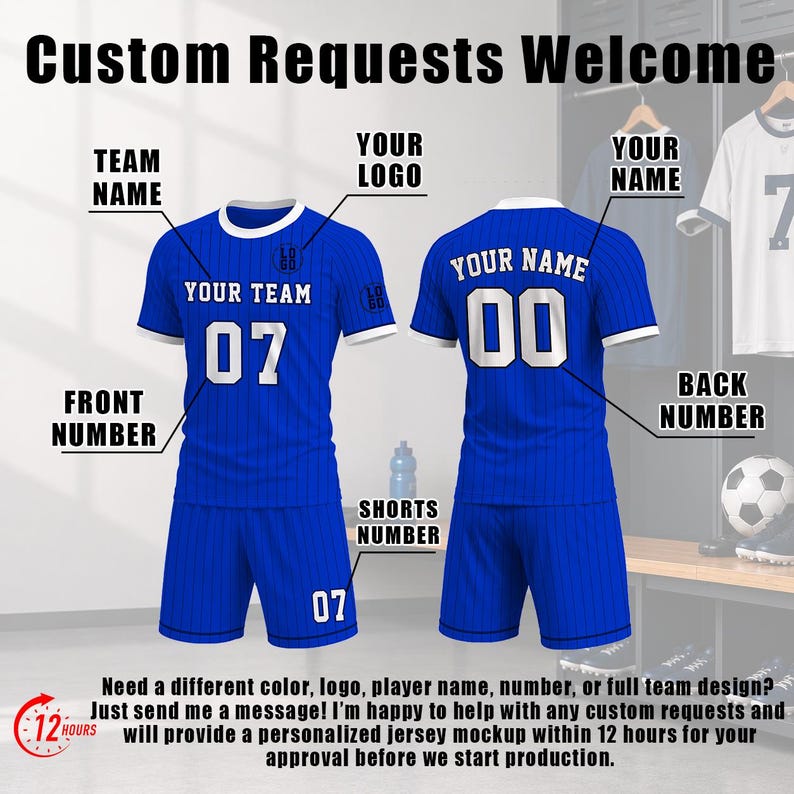 Peut inclure: Un ensemble de maillot et short de football bleu avec des rayures verticales blanches, des bordures blanches et des zones de texte personnalisables comme Your Team, Your Name, et les num&eacute;ros 07 et 00. Vue avant et arri&egrave;re avec des &eacute;tiquettes.