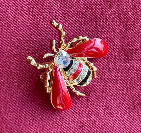 Jewelled Vintage Red Enamel Bee Brooch. - image 9