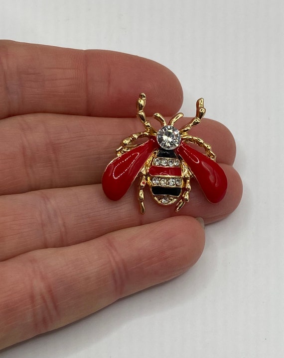 Jewelled Vintage Red Enamel Bee Brooch. - image 6