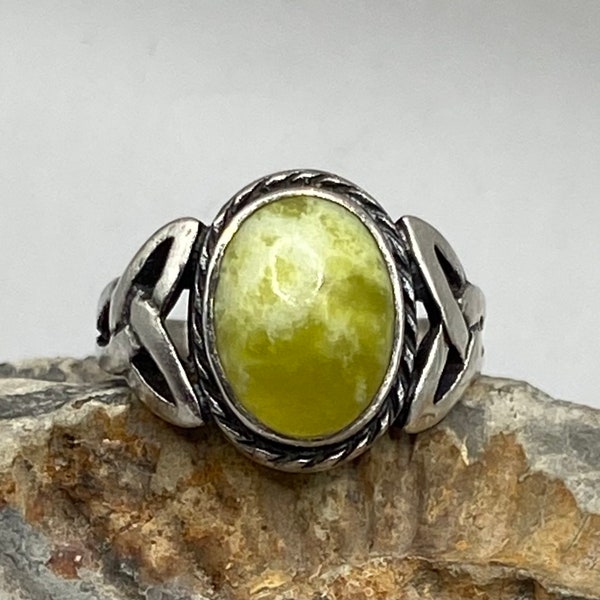 Sterling Silver Irish Connemara Marble Celtic Ring. Boho 925 Green Gemstone Vintage Ring, UK Size M+1/2, U.S. Size 6.25