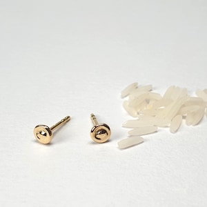 kleine zarte Gold Ohrstecker 750 Gold, Knöpfchen
