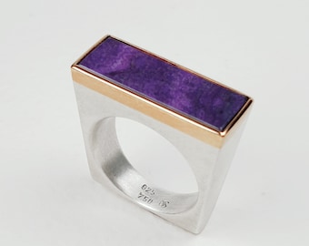 Bague argent sugilite violet violet grainé forme géométrique rectangulaire monture argent 925 en or pierre précieuse rare