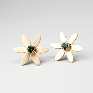 Flower earrings 750 gold chrome tourmalines, green tourmalines faceted, fine goldsmith work