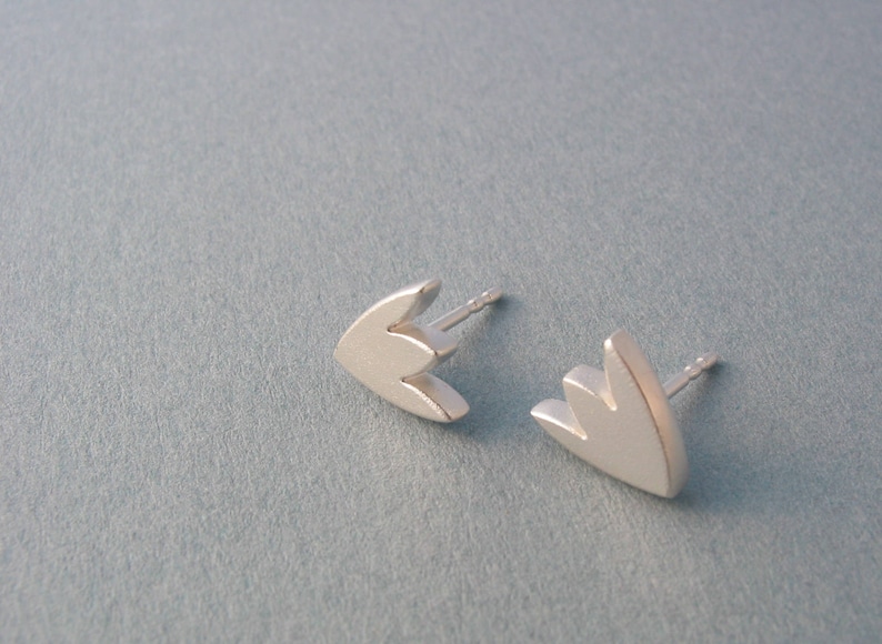 Tulip ear studs 925 silver image 1