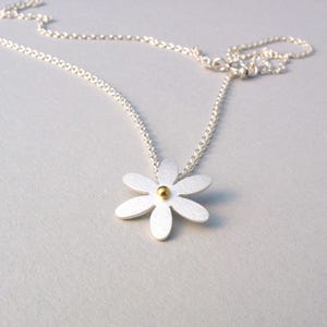 Daisy flower pendant from 925 silver and 900 Gold ball