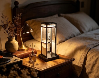 Lampada da tavolo in stile cabina telefonica retrò, luce notturna a LED in stile cabina telefonica pubblica retrò, luce decorativa per camera da letto, soggiorno e ufficio.