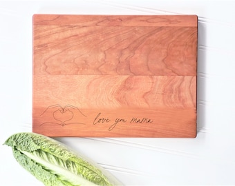 Love You Mama, Personalized Cutting Board with Heart Hands. Mother's Day Gift can be Customized with Any Name.