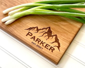 Custom Serving Board with Mountains. Personalized Charcuterie, Engraved with names, date. Custom wedding gift, engagement present.