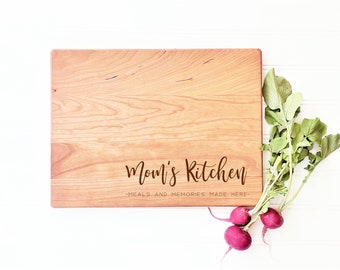 Christmas Gift for Mom. Mom's Kitchen, Meals and Memories Made Here. Personalized Cutting Board, Charcuterie Board for Mom Gift Idea.