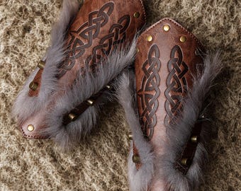 Viking Fur Bracer Single Piece, Norse Faux Fur Arm Guard, Medieval Lunes Cuff, LARP Cosplay Wrist Armor, Warrior Costume