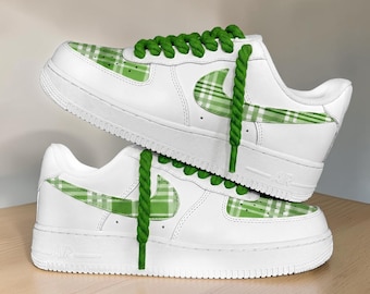 Zapatillas deportivas personalizadas de cuadros verdes, zapatos a cuadros pintados a mano, zapatillas de estilo vintage, regalo único para él/ella.