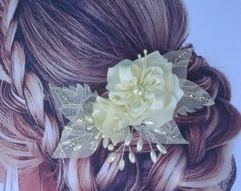 Ivory Hair Comb, Floral Bridal Hair Piece, Ivory Headpiece, C825