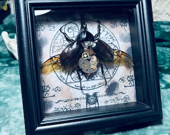 Arte de escarabajo rinoceronte steampunk / Espécimen de insecto con engranajes de relojería, decoración de magia oscura