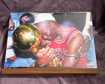 Michael Jordan Signed framed design photograph 11x17 Chicago Bulls photo PSA/DNA authentic autograph