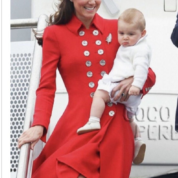 FAIT SUR MESURE Kate Middleton rouge Catherine Walker manteau à double poitrine porté lors des célébrations de la Journée du Commonwealth