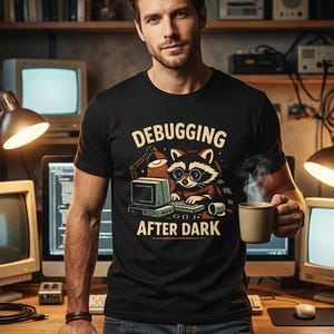 Koszulka z motywem debugowania po zmroku dla programisty Raccoon, prezent w stylu retro