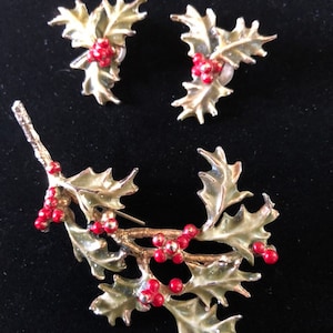 Vintage Holly Berry Brooch and Earring Set - Winter Crown of Thorns