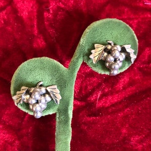 Vintage 1940&#39;s Signed Taxco Silver Grape Cluster Earrings Screw Back