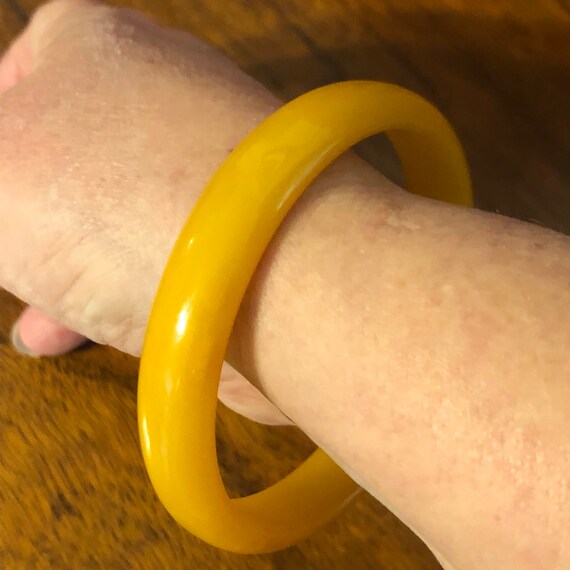 PAIR of Vintage 1930’s Bakelite Bangles, Egg Yolk… - image 6