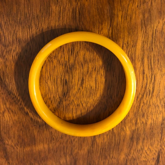 PAIR of Vintage 1930’s Bakelite Bangles, Egg Yolk… - image 5