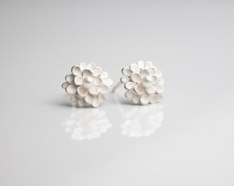 Mooie Zilveren ronde studs met parels