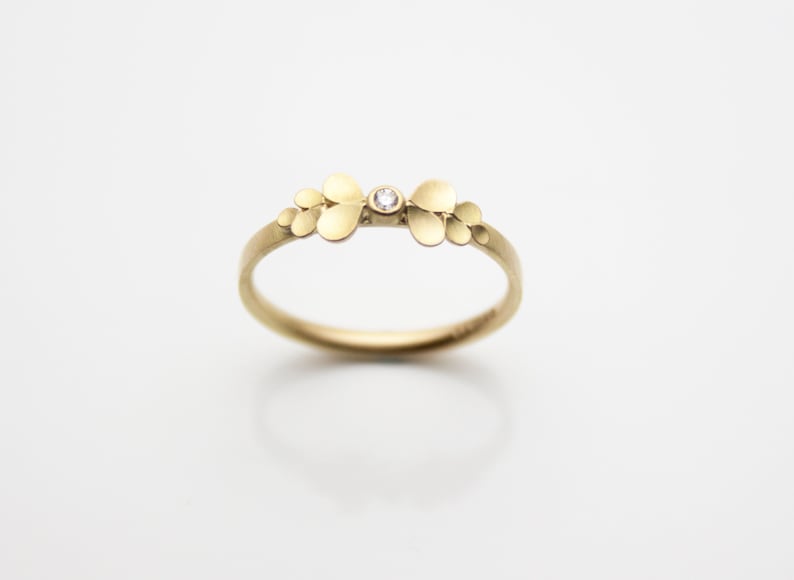 Dahlia 18k Gold and diamond Ring image 3