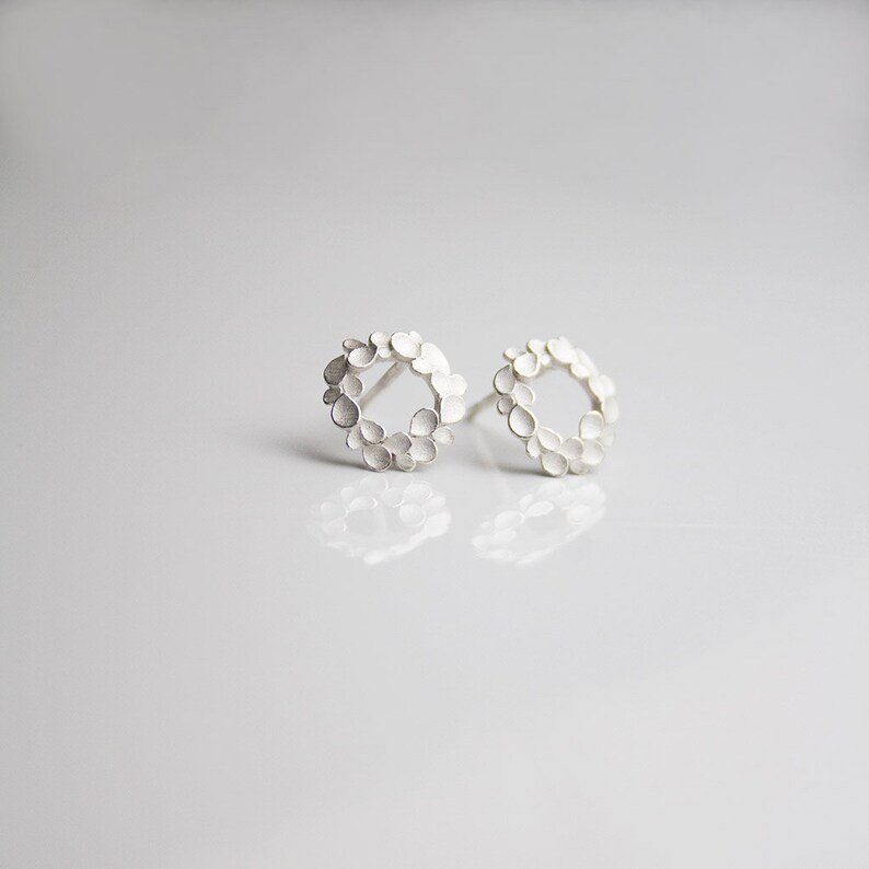 Floral wreath small Silver Earrings image 1