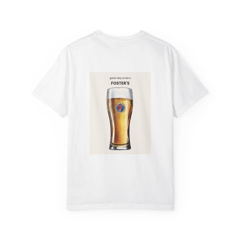 Camiseta de algodón de corte relajado, ilustración de una pinta de Guinness, camiseta gráfica con estampado de estilo pub nostálgico. imagen 2