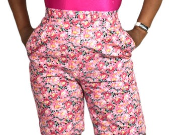 Szorty Vintage Liberty of London w kwiaty, angielski ogród, lata 70. i 80., różowe bermudy, wysoki stan, spacerowy domek, długość do uda, długi rozmiar 2 XS