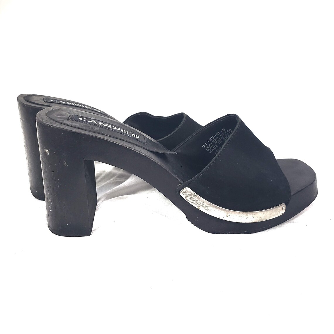 candies wooden shoes