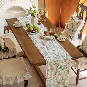 Camino de mesa floral pequeño Spring Wild Wood, decoración versátil para tocador, aparador, recibidor y consolas multimedia, centro de mesa para bodas.