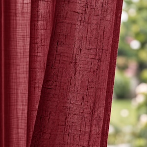 Leinen-Vorhänge in Bordeauxrot, maßgefertigte Fenstergardinen, Naturleinen-Paneele, neutrale Wohnaccessoires, minimalistische Vorhänge, individuelle Gardinen