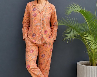 Conjunto de pijama de algodón con estampado floral color melocotón – Pijama suave con botones, manga larga para estar en casa.
