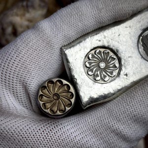 3D Vintage Flower Pattern Metal Stamp Punch, Relief Steel Stamping Tool for Jewelry Making, Hand Stamp for Silversmith
