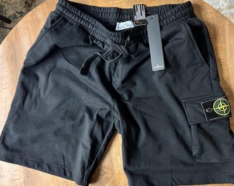 Pantaloncini da uomo Stone Island in 100% cotone con patch logo