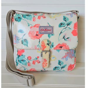 Cath Kidston Purse Cross Body Bag Messenger Flowers Roses Oilcloth  London Adjustable Strap
