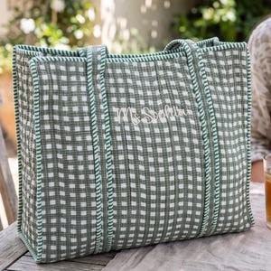 Custom Name Quilted Handbag, Girls Weekend Trip, Floral Cotton Tote, Travel Gift for Women, Embroidered Zipper Weekender