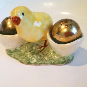 Vintage Chicken and Egg salt and pepper shakers, Egg cups, Hand painted ceramic DARLING image 1