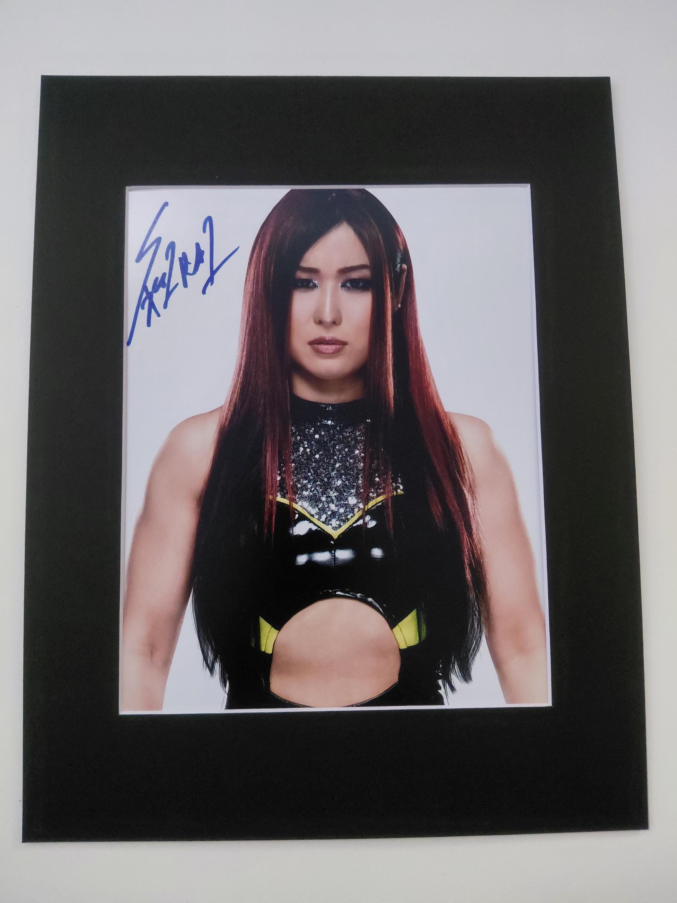 イヨスカイ　サイン色紙 Iyo Sky Wwe - Etsy
